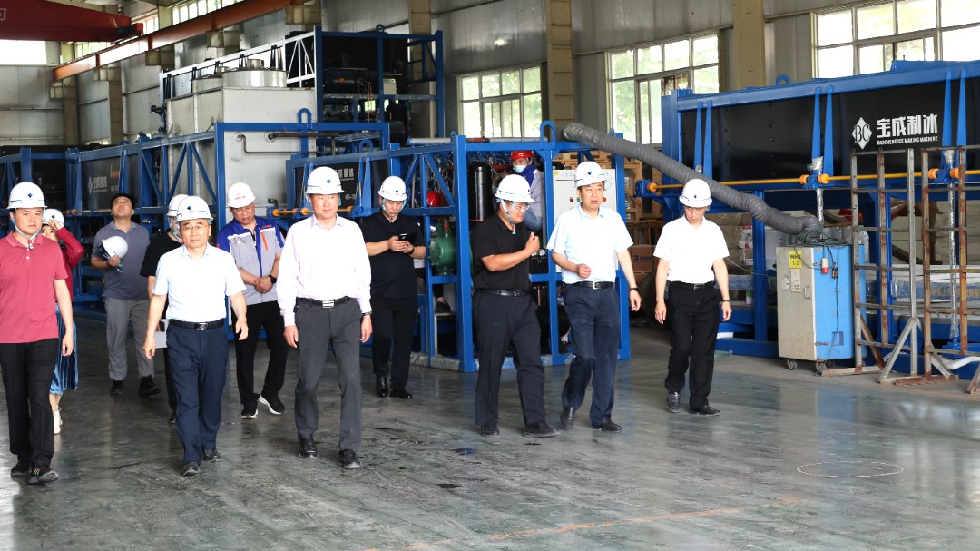 El vicealcalde de la ciudad de Haiyang visita una fábrica para realizar inspecciones y orientación.