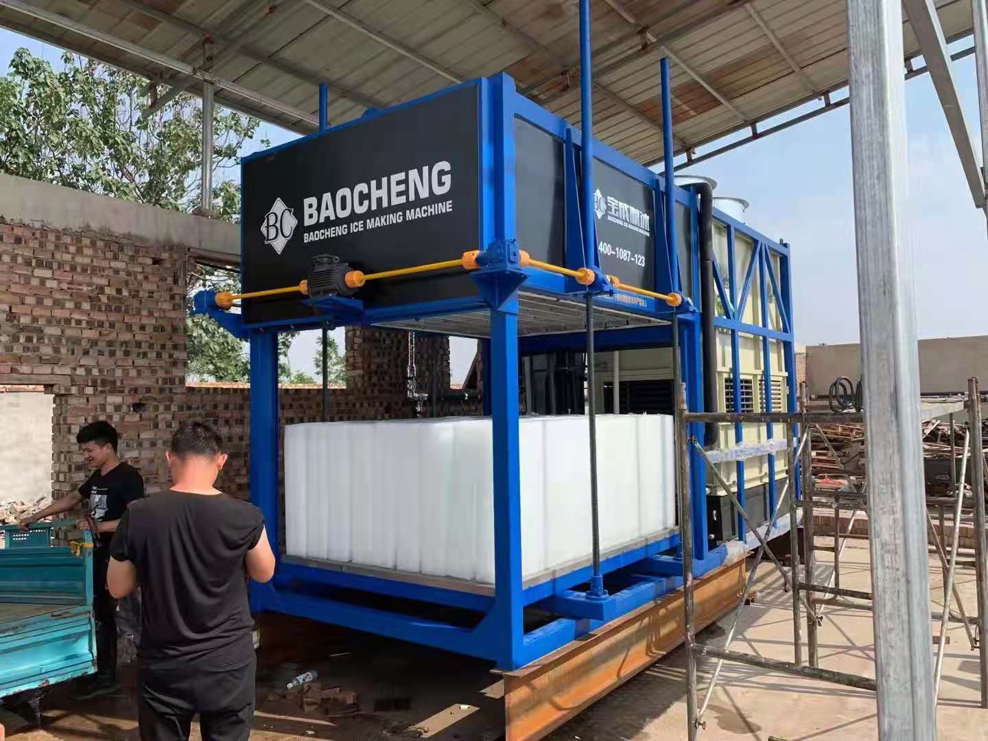 Comprensión y reducción del ruido en máquinas de hielo en bloque con enfriamiento directo
