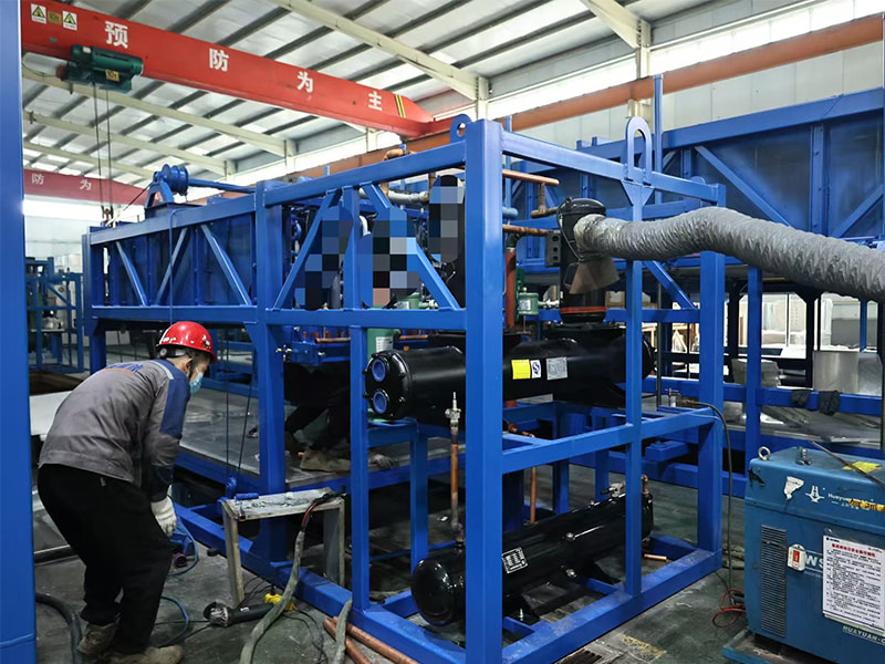 Prueba de la máquina de hielo en bloque de 5 toneladas BAOCHARM antes de la entrega