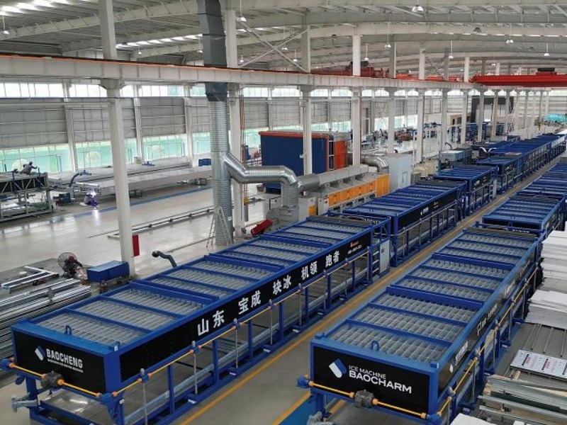 Demanda creciente, calidad confiable: un vistazo al interior de nuestra próspera producción de máquinas de hielo en bloque con enfriamiento directo