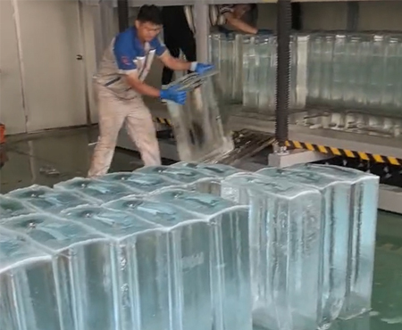 Cómo la máquina para fabricar hielo en bloques transparente BAOCHARM eleva las aplicaciones de alta gama